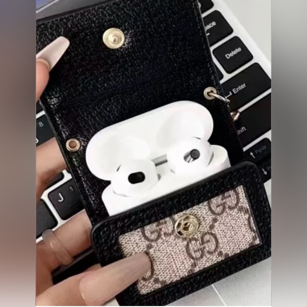 DESIGNER AIRPOD PRO GENERATION 3 PROTECTIVE CASE W/KEYRING - Picture 4 of 7